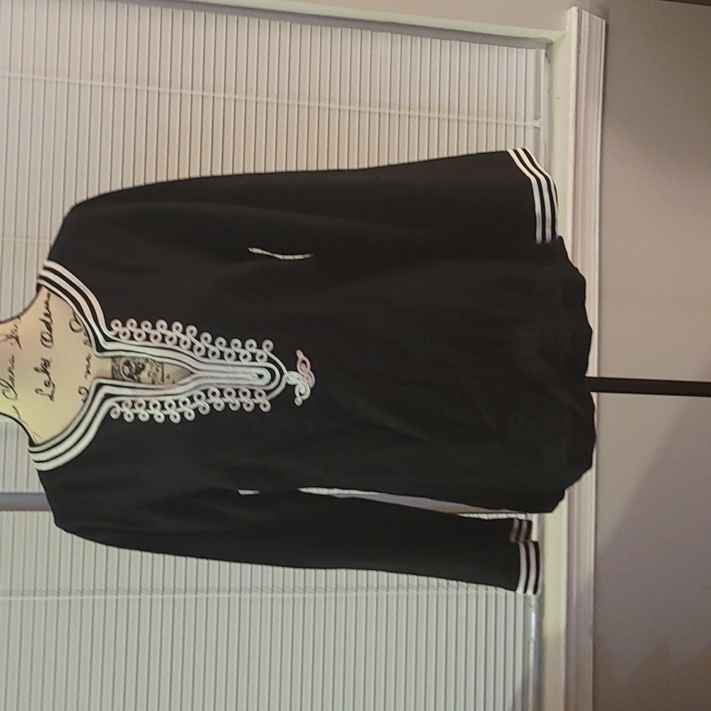 Style & Co. Black v-neck tunic with white design
